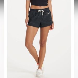 Vuori Clementine 2.0 in Black Camo